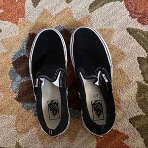 black slip on vans ✨